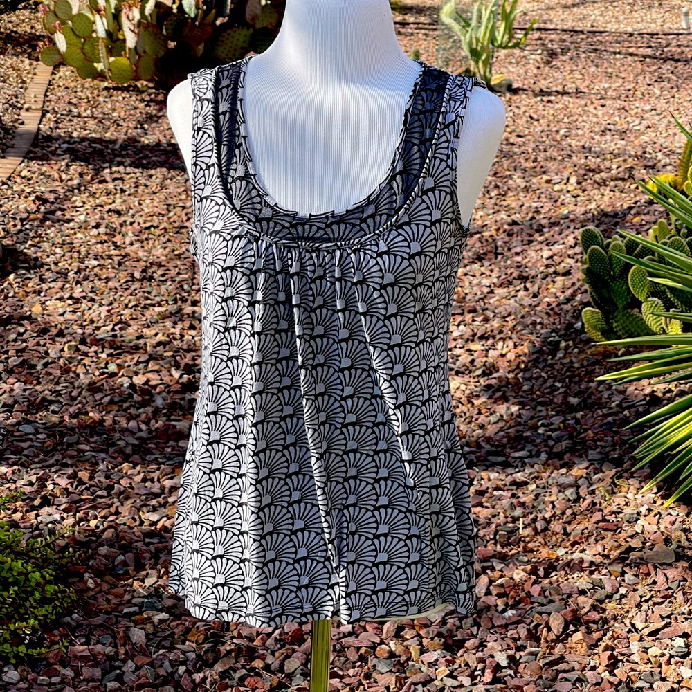 BANANA REPUBLIC CASUAL TOP